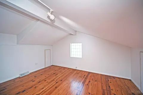 Bedroom - 2150 Alpine Pl, Cincinnati, OH 45206 photo 1 of 1