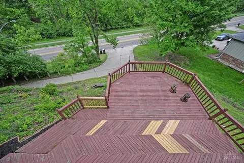 Exterior - 2602 Hunt Rd, Reading, OH 45236 photo 6 of 14