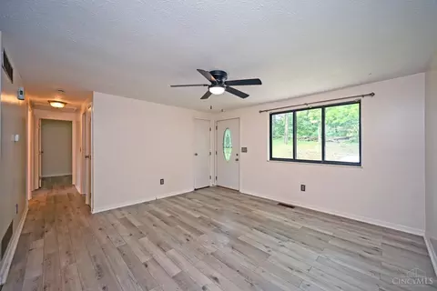 Living - 2602 Hunt Rd, Reading, OH 45236 photo 2 of 4