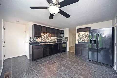 Kitchen - 2602 Hunt Rd, Reading, OH 45236 photo 2 of 4