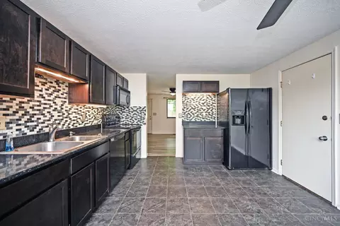 Kitchen - 2602 Hunt Rd, Reading, OH 45236 photo 3 of 4