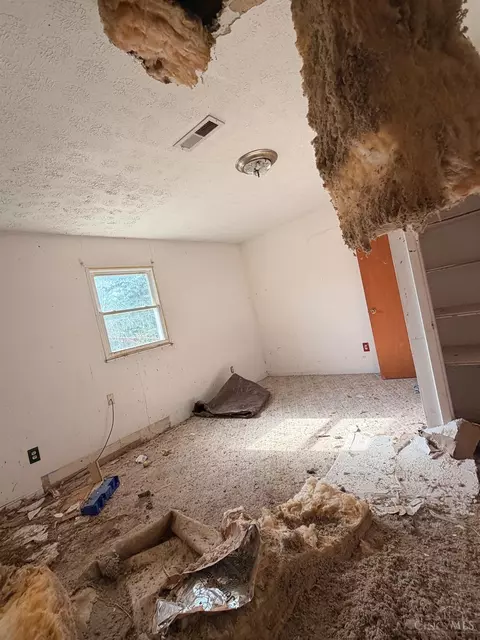 Bedroom - 3364 Old State Rd, Mount Orab, OH 45154 photo 4 of 5
