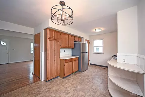 Kitchen - 178 E Crest Dr, Reading, OH 45215 photo 2 of 5