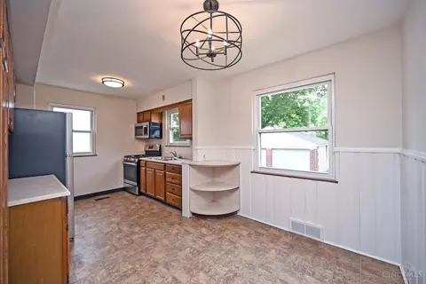 Kitchen - 178 E Crest Dr, Reading, OH 45215 photo 1 of 5