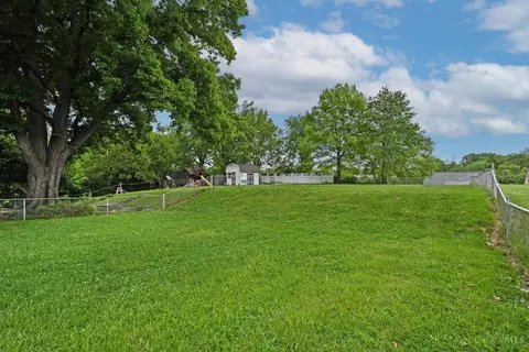 Exterior - 178 E Crest Dr, Reading, OH 45215 photo 7 of 11