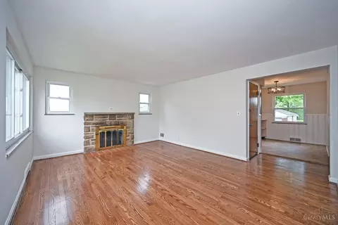 Living - 178 E Crest Dr, Reading, OH 45215 photo 1 of 5