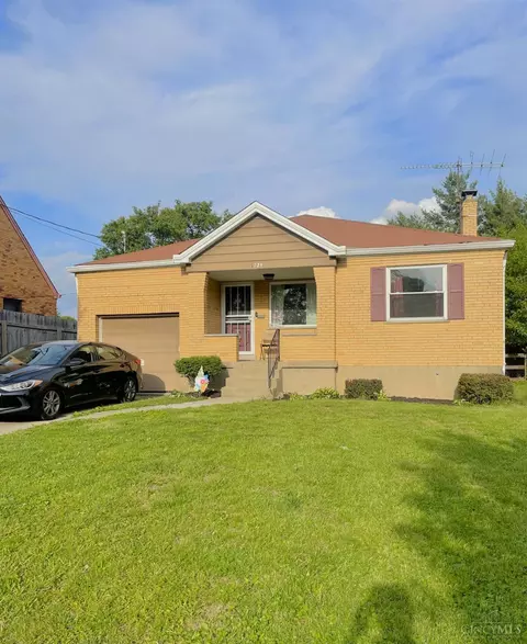 1724 Hillfred Ln, Cincinnati, OH 45238