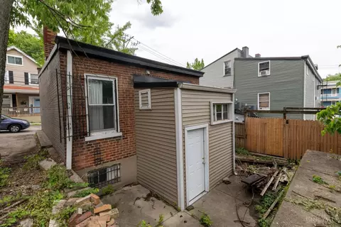 Exterior - 207 Warner St, Cincinnati, OH 45219 photo 2 of 2