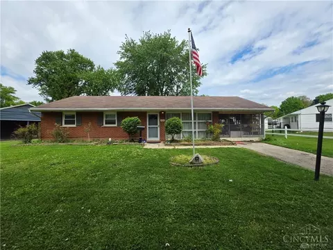 2916 Blackhawk Rd, Kettering, OH 45420