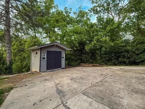 Exterior - 2954 Diehl Rd, Cincinnati, OH 45211 photo 5 of 13