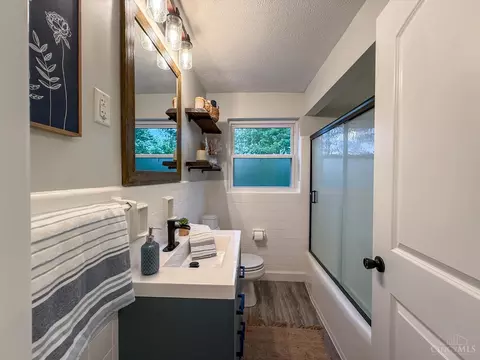 Bath - 2954 Diehl Rd, Cincinnati, OH 45211 photo 1 of 9