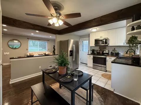 Kitchen - 2954 Diehl Rd, Cincinnati, OH 45211 photo 3 of 9