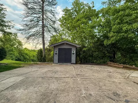 Exterior - 2954 Diehl Rd, Cincinnati, OH 45211 photo 4 of 13