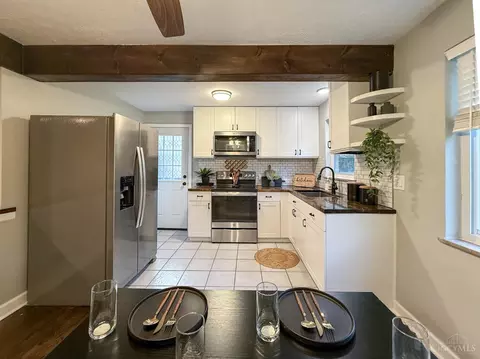Kitchen - 2954 Diehl Rd, Cincinnati, OH 45211 photo 2 of 9