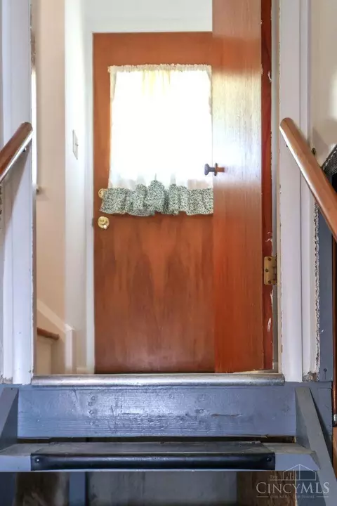 Entry Way - 8613 Brent Dr, Cincinnati, OH 45231 photo 3 of 3