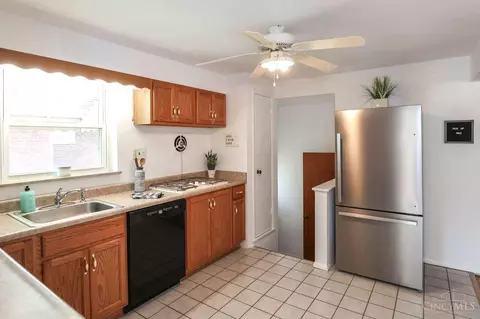 Kitchen - 8613 Brent Dr, Cincinnati, OH 45231 photo 1 of 3