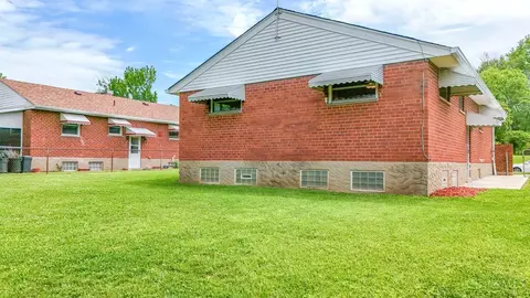 Exterior - 8613 Brent Dr, Cincinnati, OH 45231 photo 4 of 6