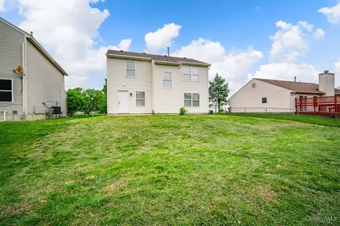 Exterior - 2623 Pippin Ct, Cincinnati, OH 45231 photo 4 of 5