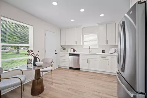 Kitchen - 2623 Pippin Ct, Cincinnati, OH 45231 photo 1 of 4
