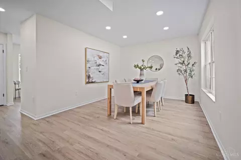 Dining - 2623 Pippin Ct, Cincinnati, OH 45231 photo 1 of 2