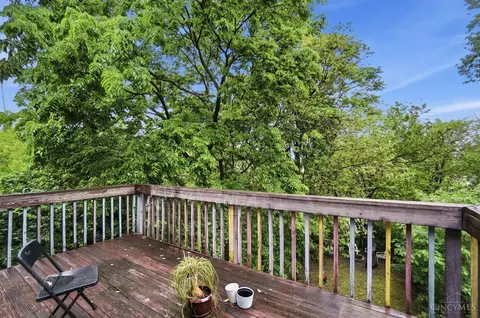 Exterior - 407 Warner St, Cincinnati, OH 45219 photo 2 of 9
