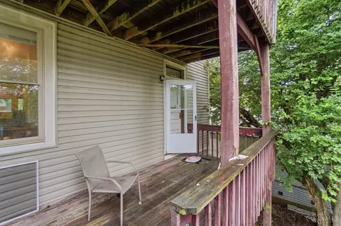 Exterior - 407 Warner St, Cincinnati, OH 45219 photo 7 of 9