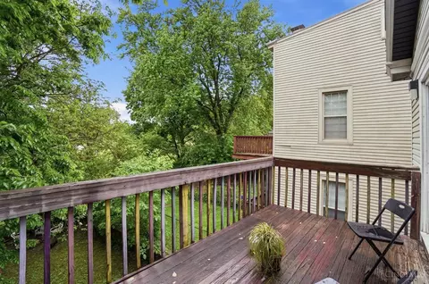 Exterior - 407 Warner St, Cincinnati, OH 45219 photo 3 of 9