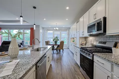 Kitchen - 3782 Prestwick Cir, Cincinnati, OH 45245 photo 2 of 6