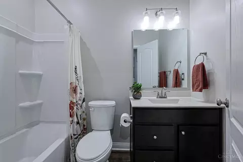 Bath - 3782 Prestwick Cir, Cincinnati, OH 45245 photo 4 of 4