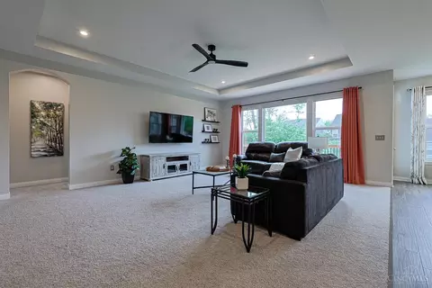 Living - 3782 Prestwick Cir, Cincinnati, OH 45245 photo 2 of 2
