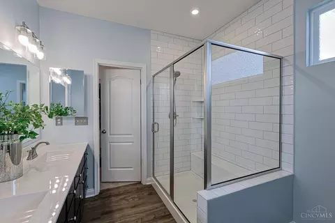 Bath - 3782 Prestwick Cir, Cincinnati, OH 45245 photo 3 of 4