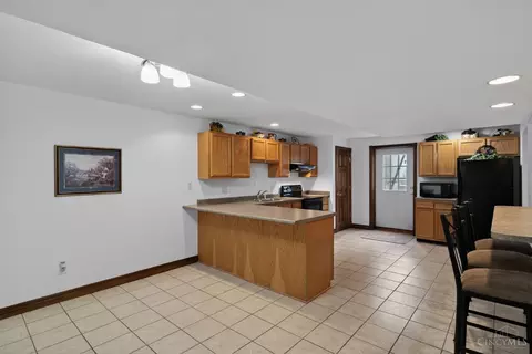 Kitchen - 8305 Brooks Rd, Harrison, OH 45030 photo 7 of 10