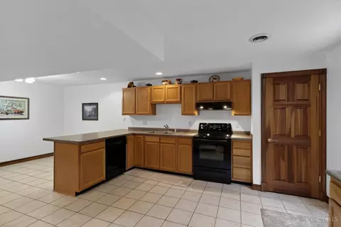 Kitchen - 8305 Brooks Rd, Harrison, OH 45030 photo 9 of 10
