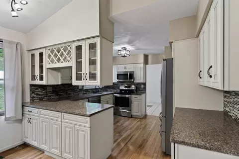 Kitchen - 8305 Brooks Rd, Harrison, OH 45030 photo 1 of 10