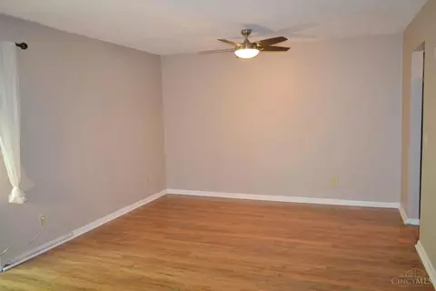 Living - 1040 Crisfield Dr, Cincinnati, OH 45245 photo 2 of 6