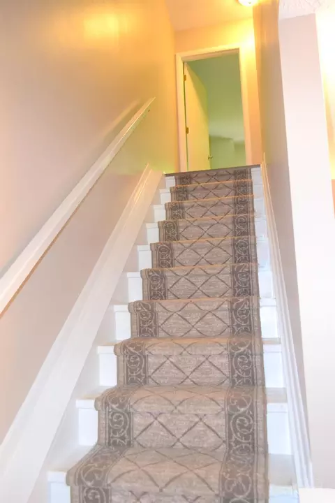 Entry Way - 1040 Crisfield Dr, Cincinnati, OH 45245 photo 3 of 6