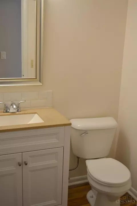 Bath - 1040 Crisfield Dr, Cincinnati, OH 45245 photo 1 of 5