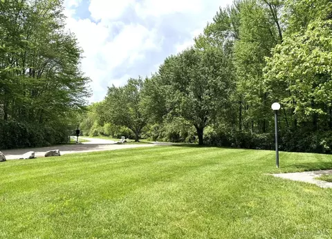 Exterior - 1040 Crisfield Dr, Cincinnati, OH 45245 photo 7 of 8
