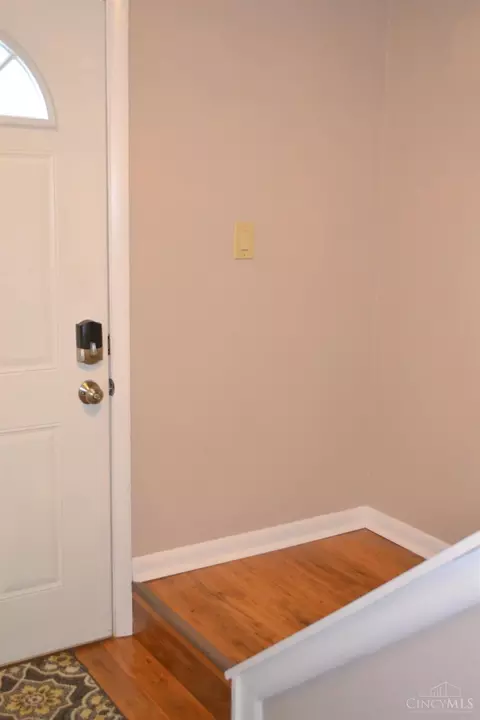Entry Way - 1040 Crisfield Dr, Cincinnati, OH 45245 photo 1 of 6