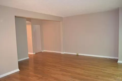 Living - 1040 Crisfield Dr, Cincinnati, OH 45245 photo 3 of 6