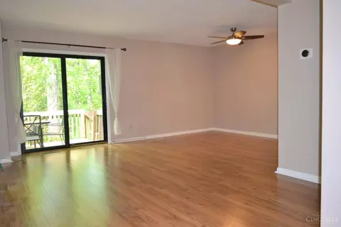 Living - 1040 Crisfield Dr, Cincinnati, OH 45245 photo 4 of 6