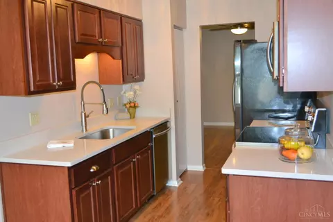 Kitchen - 1040 Crisfield Dr, Cincinnati, OH 45245 photo 1 of 3