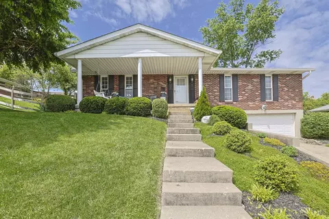 1162 Elizabeth Dr, Hamilton, OH 45013