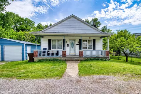 612 Seventh St, Manchester, OH 45144