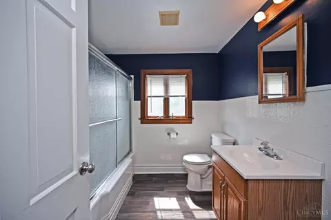 Bath - 7123 Silver Crest Dr, Cincinnati, OH 45236 photo 2 of 3