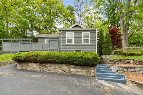 4261 Walton Creek Rd, Columbia Twp, OH 45243