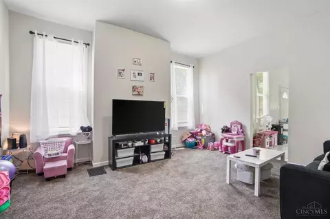 Living - 1027 Winfield Ave, Cincinnati, OH 45205 photo 1 of 1