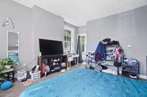 Bedroom - 1027 Winfield Ave, Cincinnati, OH 45205 photo 5 of 10
