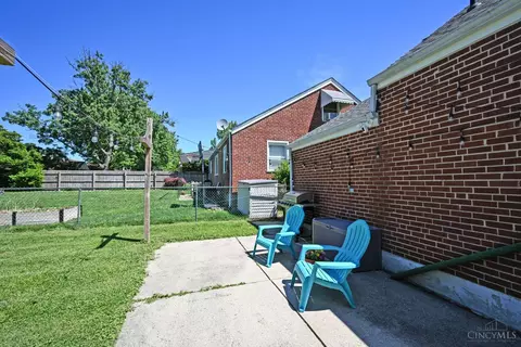 Exterior - 3589 Eyrich Rd, Cincinnati, OH 45248 photo 6 of 9