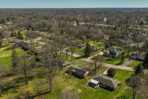 View/Area - 5000 Belleview Ave, Blue Ash, OH 45242 photo 7 of 12